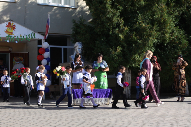 Приветствуем первоклассников